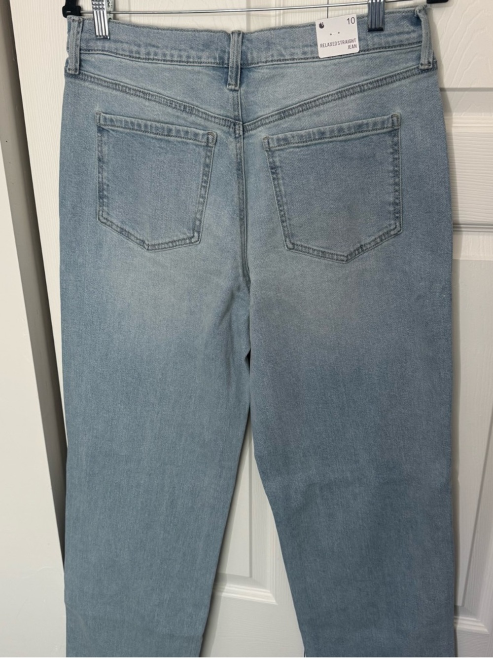 Gloria Vanderbilt Women's Relaxed Straight Leg Jean Light Blue Size 10
